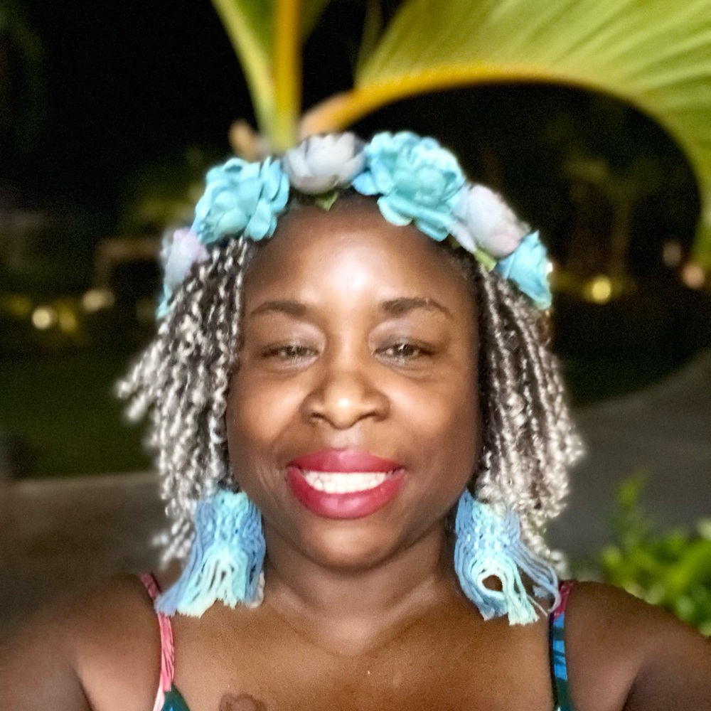 Hey Y’all! Call me Lola!